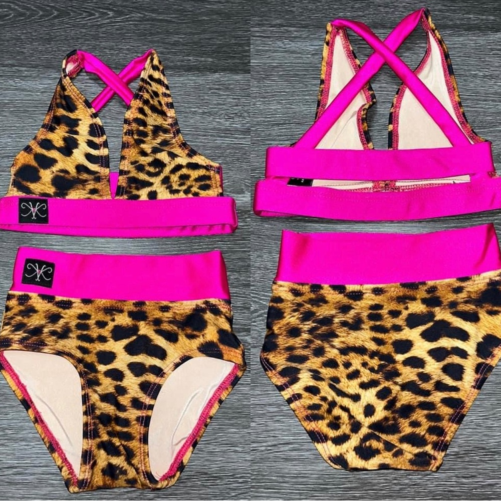 KANDI KOUTURE Cheetah print set. Teen XS